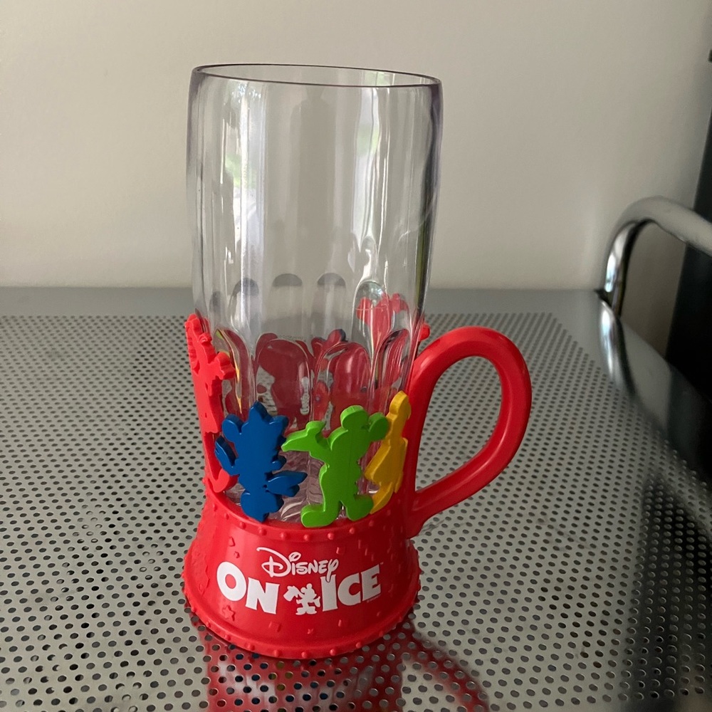"Disney On Ice" 7" Tall Light Up Cup Mug w Mickey  Minnie, Goofy, Donald